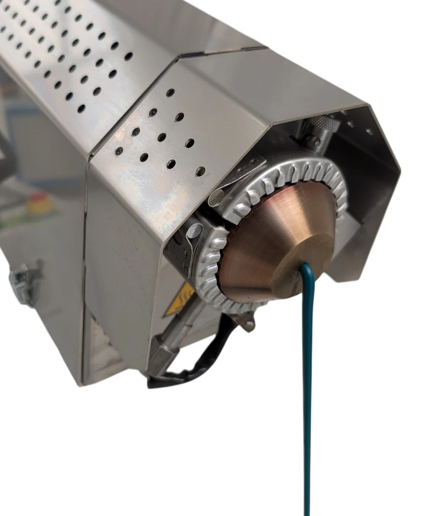 Filament die head for 3D printing filament extrusion