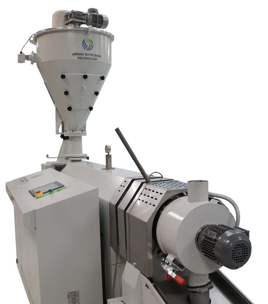 Repelletizing extruder for turning regrind into reusable pellets