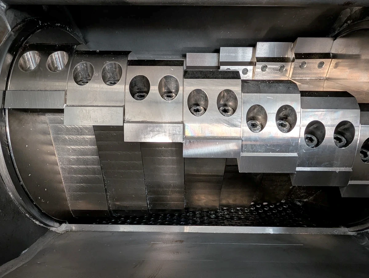 Close-up of the GRAN 1 rotor and stator knives