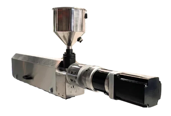 Compact LabEx auxiliary extruder for feeding a secondary polymer